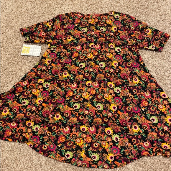 LulaRoe PERFECT TEE Scoop Neck Orange Green Red Floral Swing Tunic Sz XXS - Picture 6 of 7